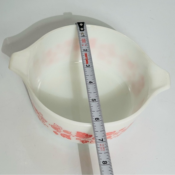 Vintage Pyrex Gooseberry Pink Cinderella Bake-Serve-Store Casserole # 472 & Lid - Picture 10 of 15